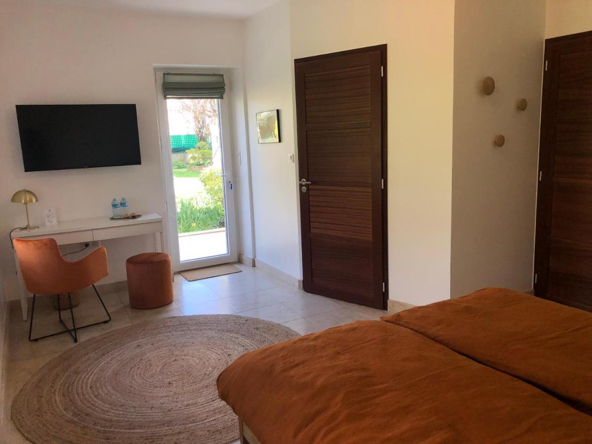 Le Jardin De Fresnes Bed & Breakfast ภายนอก รูปภาพ